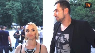  Imponuje mi što imam lepog muža koga žene gledaju 