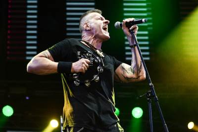  "Lažeš da imaš korona virus kako bi zaradio pare!" 