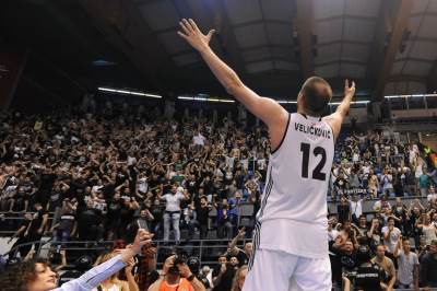  Veličković potpisuje, ništa od Kempbela 