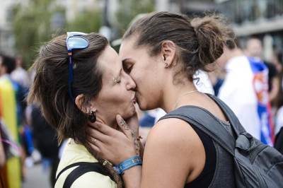  Parada ponosa: Poruke ljubavi i "kuma nije dugme" 