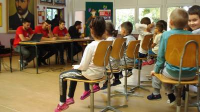  Borac m:tel rukometaši posjeta OŠ Borisav Stanković rukometni čas FOTO, VIDEO 