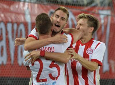  Gorelo u Pireju: Gol u dimu srušio PAOK 