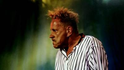  Zamislite NJEGA na Eurosongu?! (FOTO, VIDEO) 