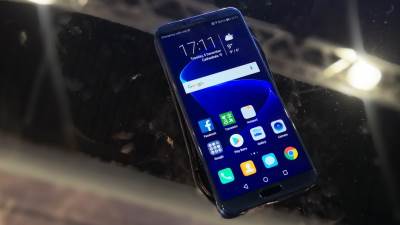  Sjajan telefon ne mora da košta 1.000 €, naprotiv! 