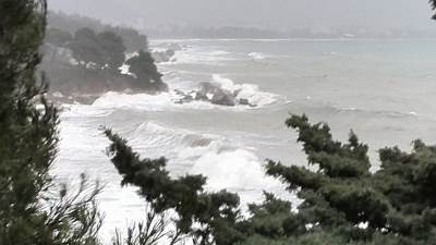  Jako olujno nevreme u Grčkoj, nasukao se brod 