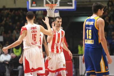  Nemanja-Dangubic-trojke-protiv-Himkija. 