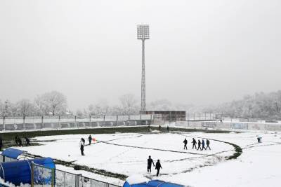  Sneg se topi, lopta se ponovo kotrlja 