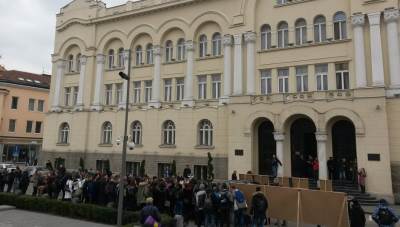  "Vannastavne aktivnosti" ispred Gradske uprave 