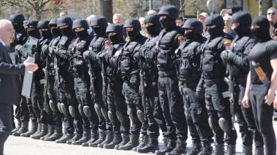  Dva muškarca iz Srbije napali policajce u Banjaluci, hapsili ih specijalci 