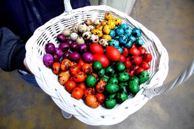  Kako da skinete boju za jaja sa ruku 