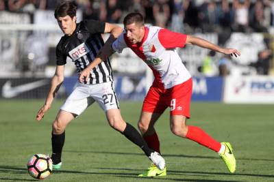  Grobari na "Karađorđu" na dve tribine 