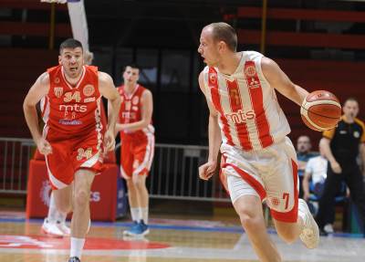  Topić debitovao, Zvezdi pobeda i prvo mesto! 