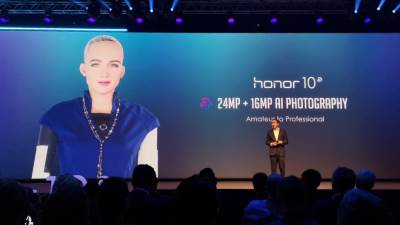  Isprozivala Ilona Maska, sad ima svoj telefon 