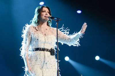  Hit dana: Nina Badrić - Pomiluj jubav moju 