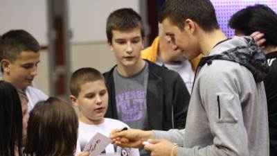  Bogdan Bogdanović: Ne treba se hvaliti pomaganjem 