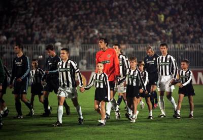  Đorđe Pantić - sreća te pogleda, pa okrene leđa 