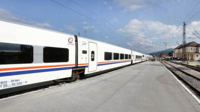  Migranti napuštaju voz, vraćaju se u Sarajevo 