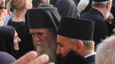  Amfilohije poziva na mir 