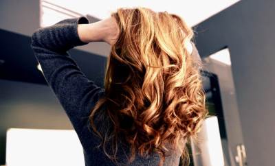  "Halo, policija, upropastili su mi frizuru!" 