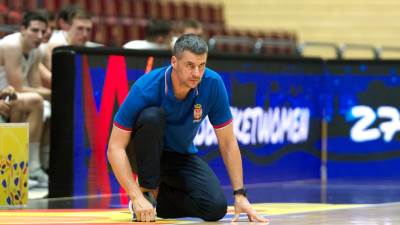  Vlada uz Sašu na klupi Lokomotive 