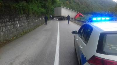  Šleper sletio u kanjonu Tijesno 