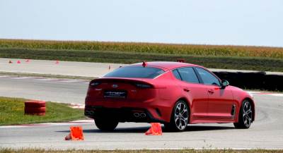 "Kia stinger GT" na trkačkoj stazi (TEST) 