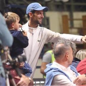  Đoković sa sinom bodrio Zvezdu 