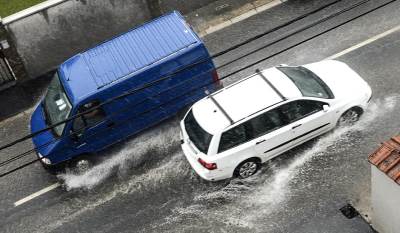  Saobraćaj otežan zbog kiše, oprez zbog odrona 