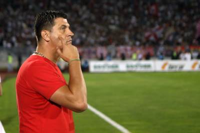  Vladan Milojević - savjet za igrače FK Crvena zvezda 