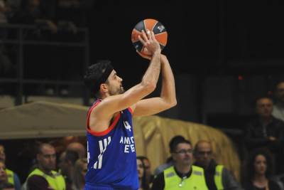  Efes Pilsen ostaje Krunoslav Simon 