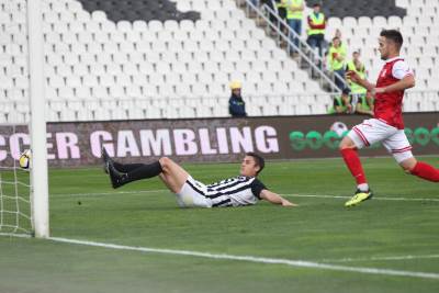  Nikolić poručio "vređalicama": Ne dolazite više!  