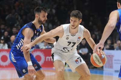  Aleksej Nikolić Andrea Tinkijeri KK Partizan 