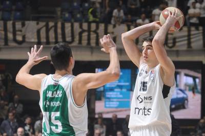  Partizan ubedljiv, "dvocifren" i Pecarski 