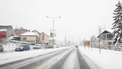  Granični prelaz Izačić zima kamioni 