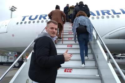  Reprezentativci Srbije i fudbaleri Partizana u avionu 
