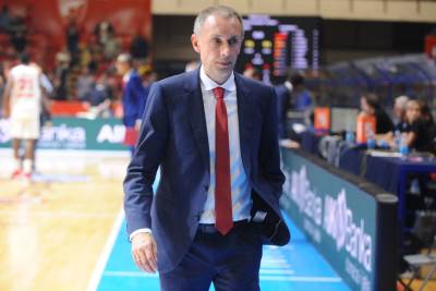  Milan-Tomic-bolestan-ne-vodi-ekipu-protiv-Olimpije 