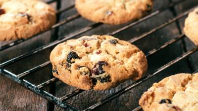  Keksići od ovsa sa suvim grožđem 