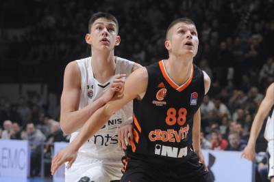 Dušan Tanasković potpisao profesionalni ugovor sa KK Partizan 