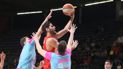  Zvezda poslala poruku pred plej-of: Stotka! 