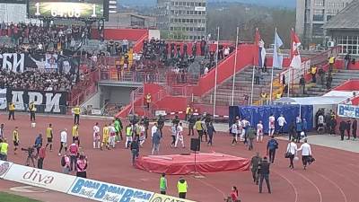  Tuča, prekid, goleada, poraz Partizana, Voša u plej-ofu 