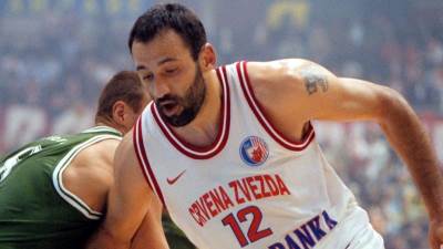  KK Crvena zvezda čestitao Vlade Divac na ulasku u Kuću slavnih 