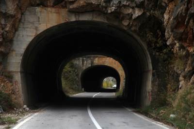  Rijeka: U tunelu goreo autobus sa turistima 