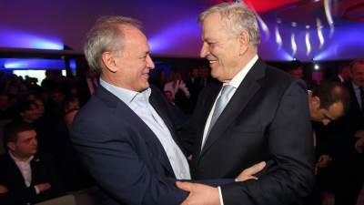  "Vučelić i Karadžić da sednu i popiju kafu" 