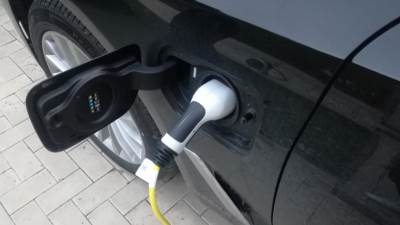  "Volvo" prelazi na električne automobile 