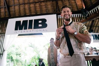  Kako "Ljudi u crnom" vežu kravatu, šta jede Spajdermen? 