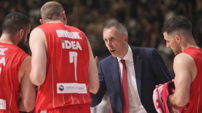  Milan-Tomic-posle-osvojene-Superlige-i-pobede-Partizan-Zvezda-75-76 