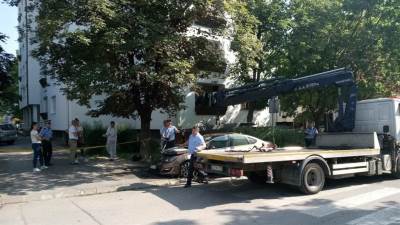  Eksplozija u Banjaluci, eksplodiralo auto (FOTO) 