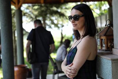  "Nisam ženskica koja se tu provlači - imam pištolj!" 