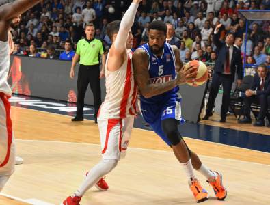  Koti Klark napustio Budućnost 