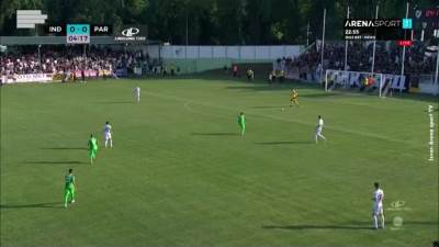  Grobari-utrcali-u-teren-na-utakmici-Indjija-Partizan 